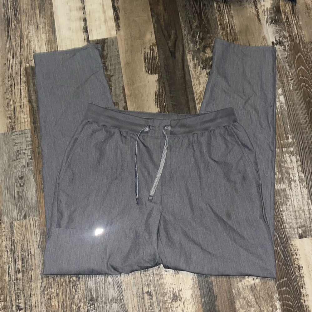 Fabletics scrub pants size large. Couple of small stains on left upper leg.